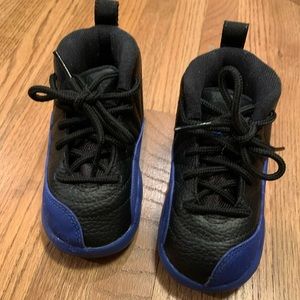 Toddler royal game retro 12

Size 7c

Excellent condition!

No shoebox